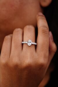 Halo Oval Brillance Ring - R029