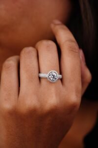 Serenity Halo ring - R033