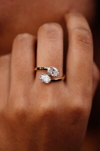 Twin Oval Luminance Ring - R034