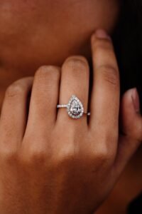 Teardrop Crown Halo Ring - R040