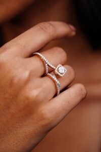 Split-Shank Diamond ring - R057