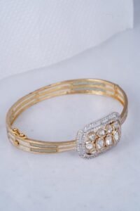 Noor Crest bangle - B096